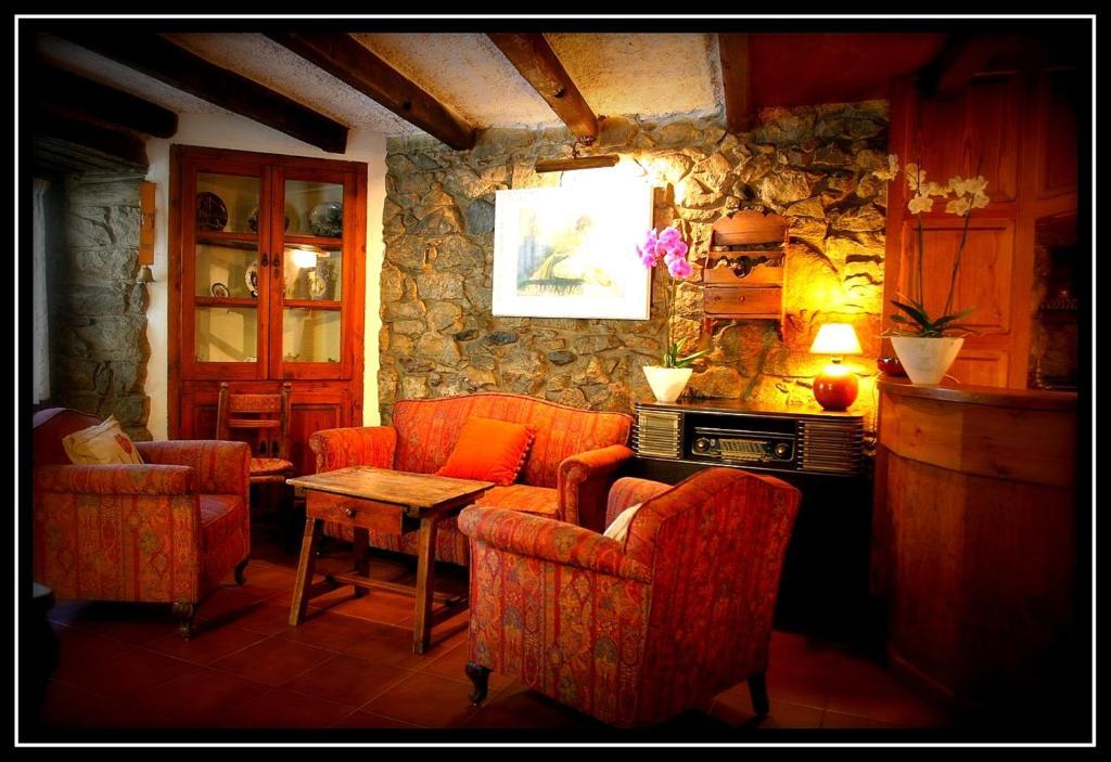 Hostal Cisco De Sans Andorra la Vella Bagian luar foto