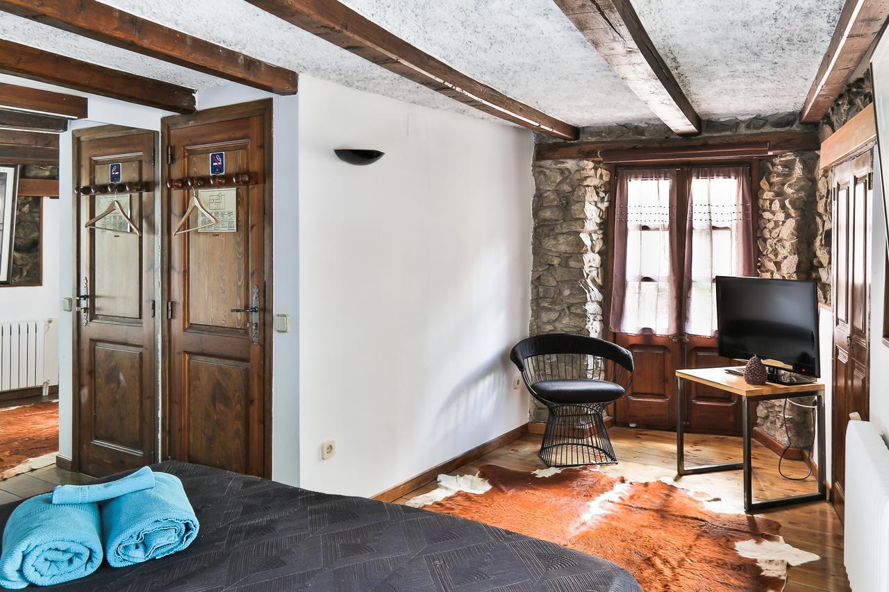 Hostal Cisco De Sans Andorra la Vella Bagian luar foto